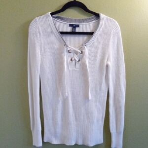 Womans S GAP White V-Neck Sweater Classic Style cableknit Lace-up Lightweight